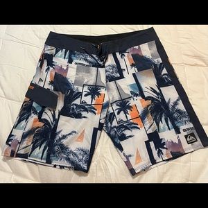 Quiksilver board shorts 36